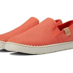 UGG Women’s Coral Slip-On Sneaker Size 10 NWT